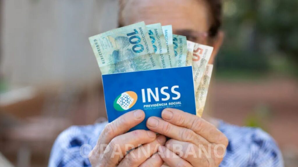 prazo devolução descontos indevidos INSS