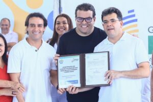 Flávio Júnior participa de entregas e anúncio de investimentos em educação e esporte em Passagem Franca